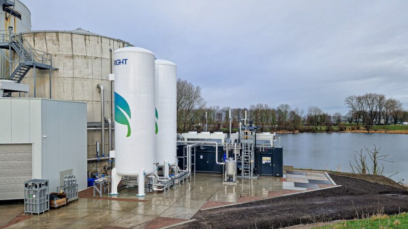 Liquefaction of CO2 saves 10,000 tons of CO2 per year into the atmosphere